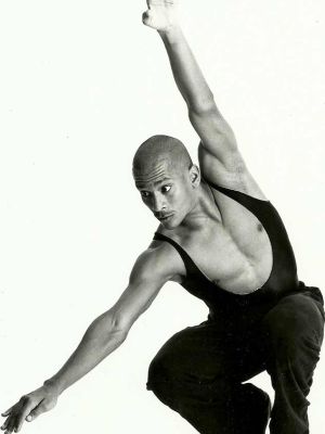 Candido Muñoz Contreras è docente di danza contemporanea a Milano con metodologia cubana